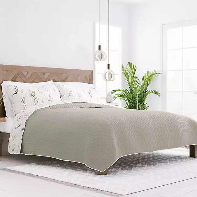 Quilts-Kirklands Home Watercolor Leaves Reversible 3-pc. Queen Quilt Set