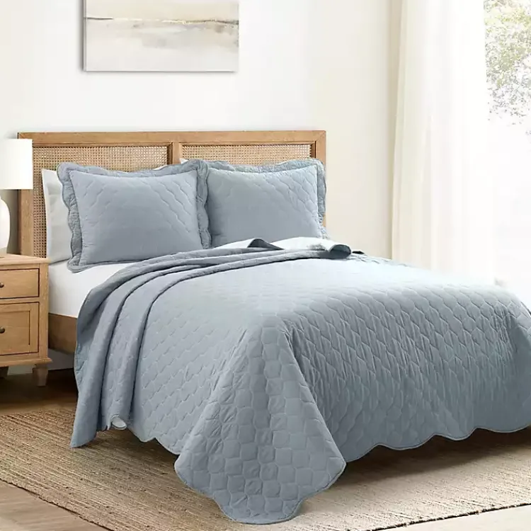 Quilts-Kirklands Home White and Blue Scallop 3-pc. Full/Queen Quilt Set