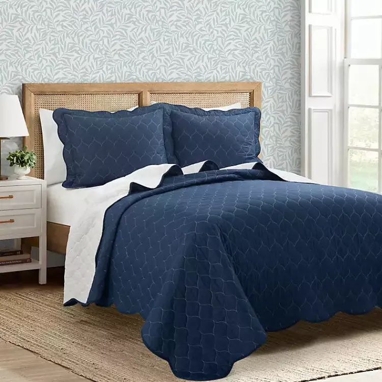 Quilts-Kirklands Home White and Navy Scallop 3-pc. King Quilt Set